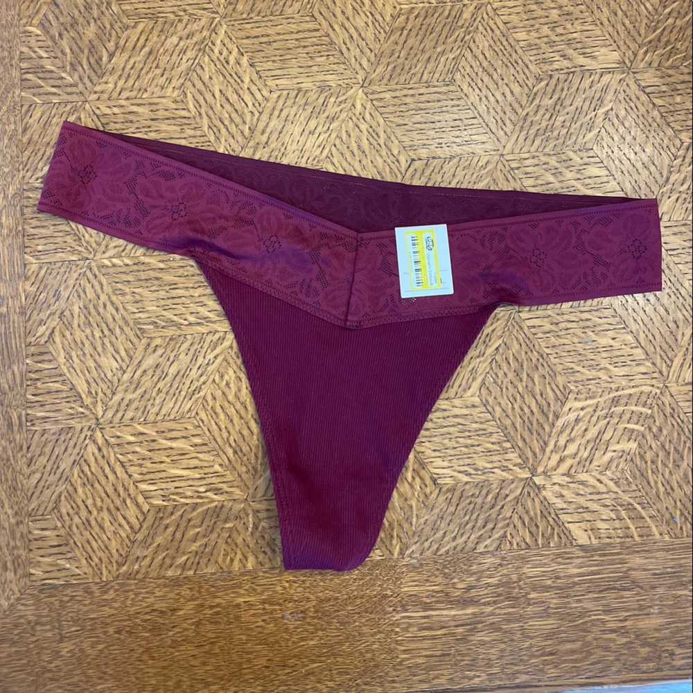 NWT Auden 🎯 women’s thong, maroon, size large